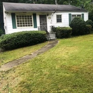 Custom yard cleanup service for homes in Rutledge, GA by JourneyScape Lawn Maintenance and Service