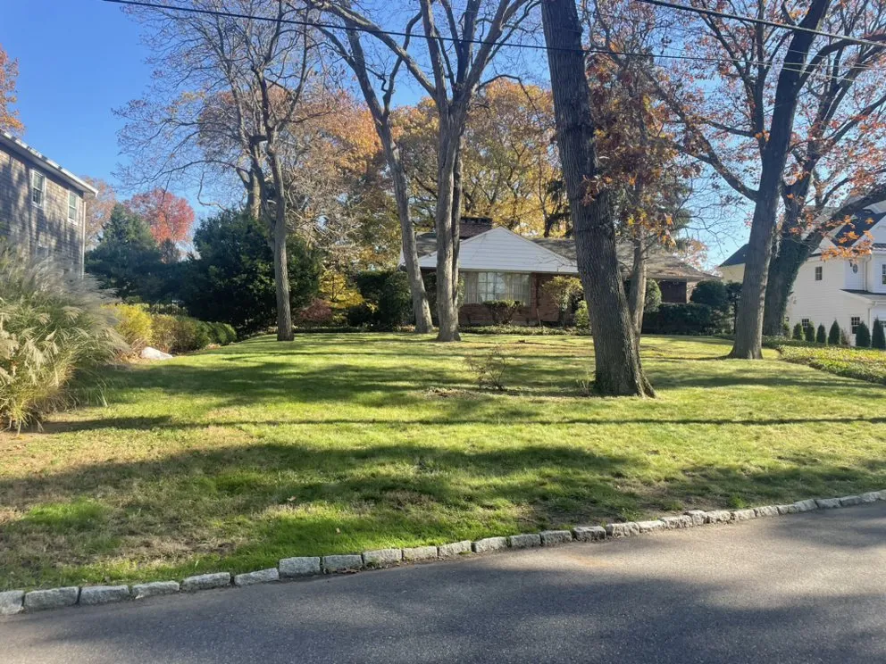 Custom landscape design experts serving Huntington Station, NY - JP Company