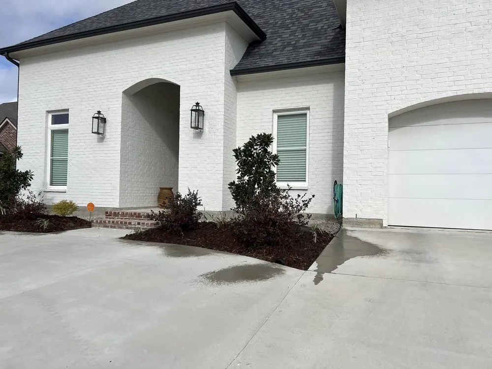 Custom yard maintenance in Youngsville, LA by JP Scapes