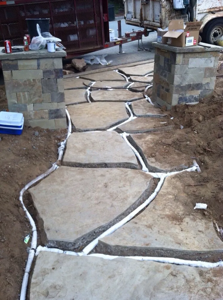 Professional yard maintenance in Encinitas, CA by JPBLA