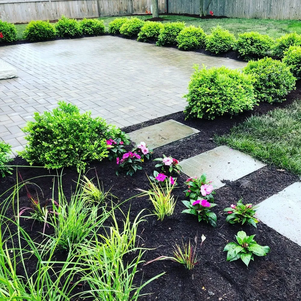 Top-rated yard cleanup service in Hinsdale, IL by JPG Gardens