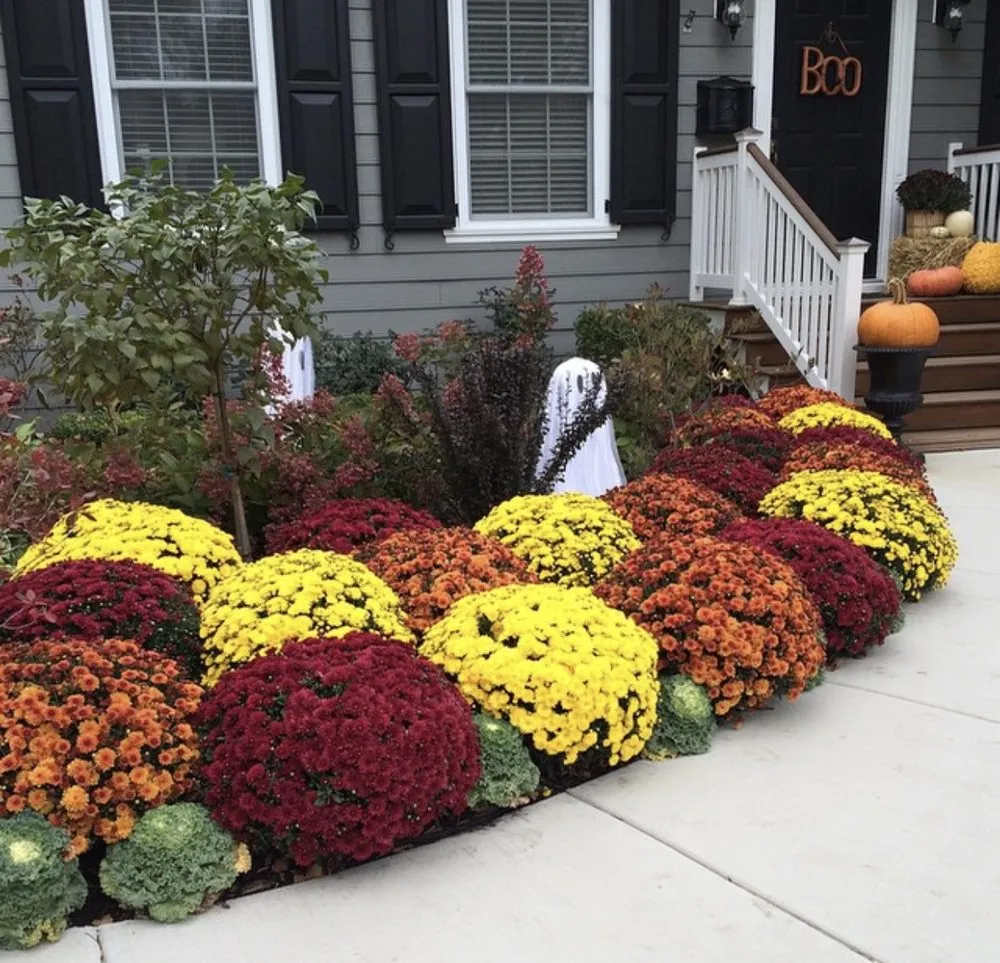 Custom residential landscaping in Hinsdale, IL - JPG Gardens