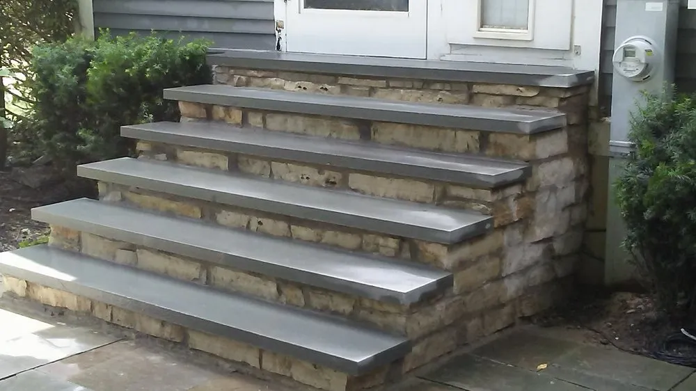 Expert yard maintenance in Hinsdale, IL - JPG Gardens