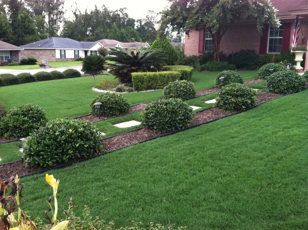 Expert landscaping services for homes in Lafayette, LA by JP's Concrete & Lawn Service