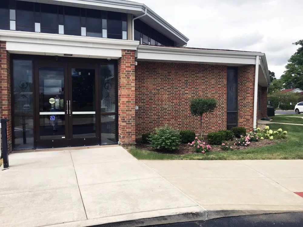 Reliable garden landscaping for year-round maintenance in Elmhurst, IL by JP's Landscaping