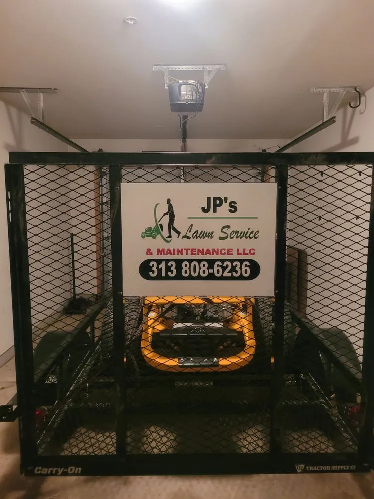 Expert lawn mowing service experts serving Novi, MI - Jp's Lawn Care