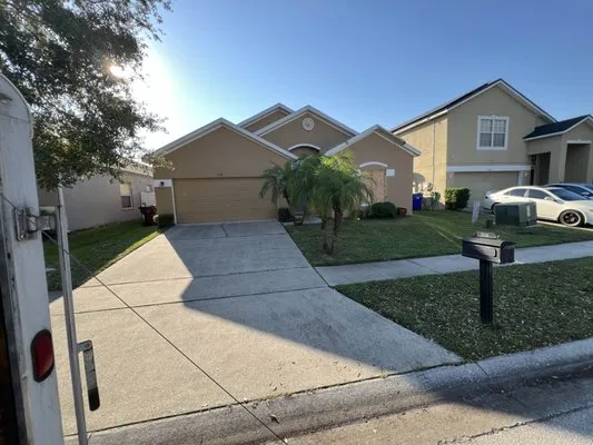 Jp's Lawnscaping Logo