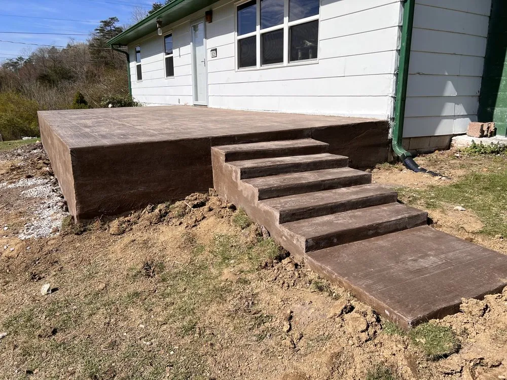 Custom landscape installation for homes in Powell, TN by JR Concrete