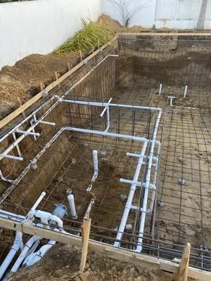 JR Construction & Landscape Logo