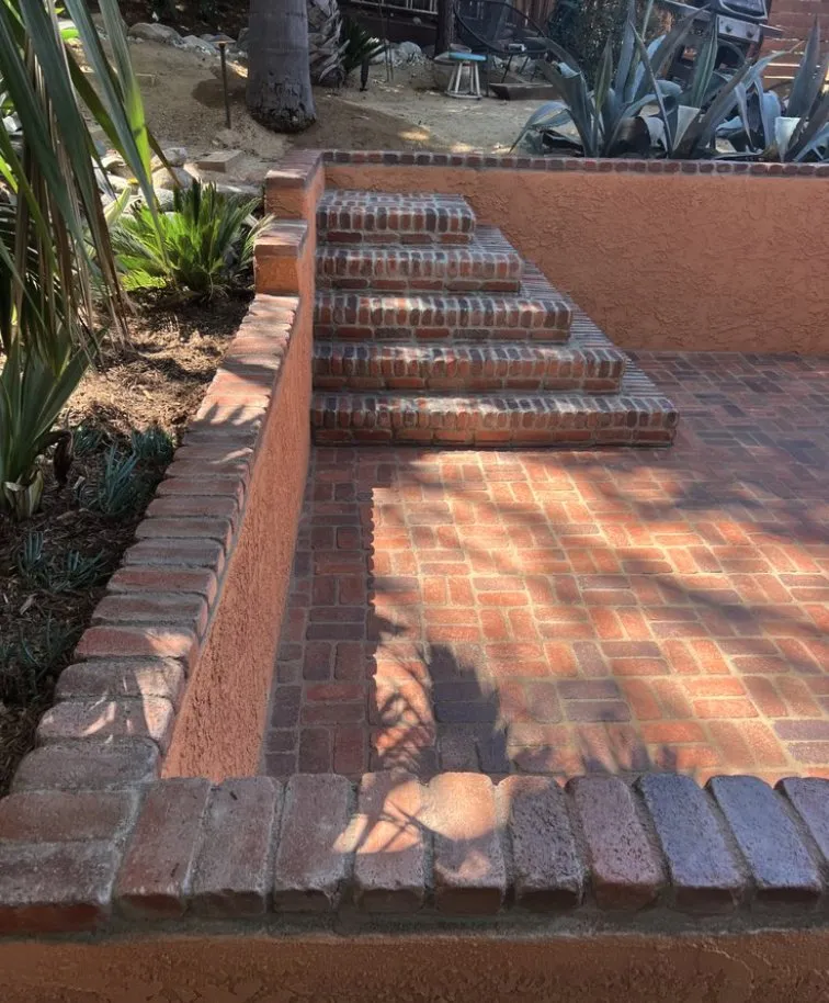 Affordable yard cleanup service experts serving Moorpark, CA - Jr Gardenscape