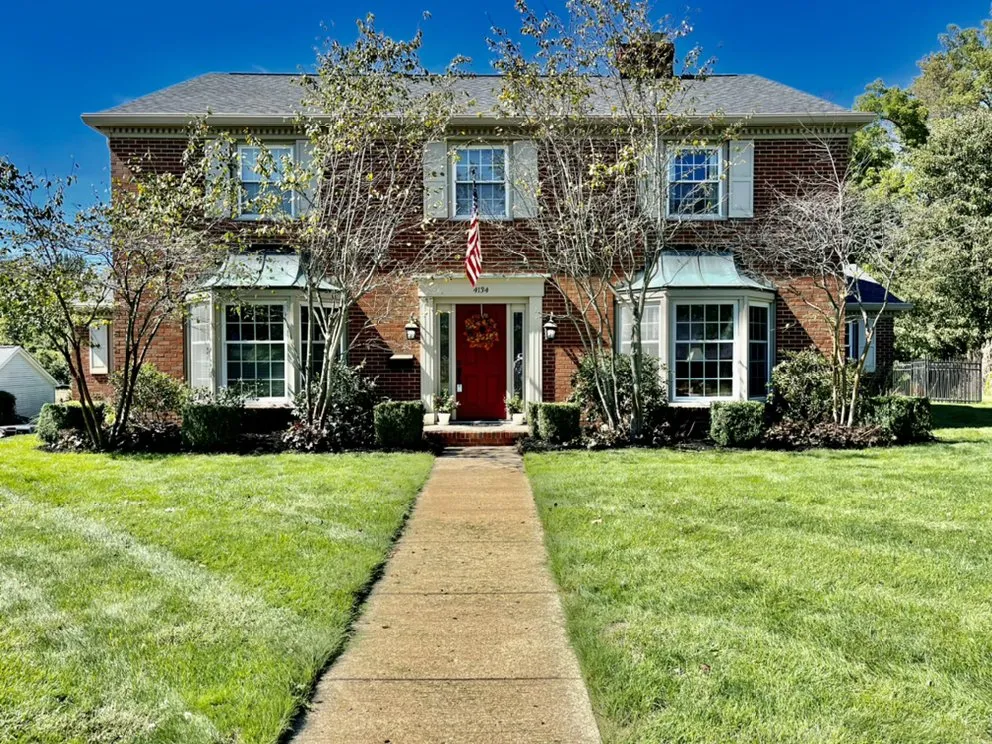 Local yard cleanup service experts serving Columbus, IN - JR Home Services