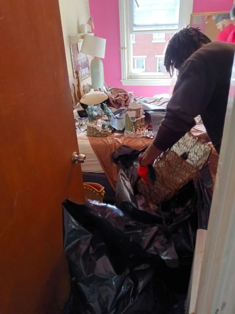 Reliable lawn care service experts serving Paulsboro, NJ - J&r House Clean Out Service