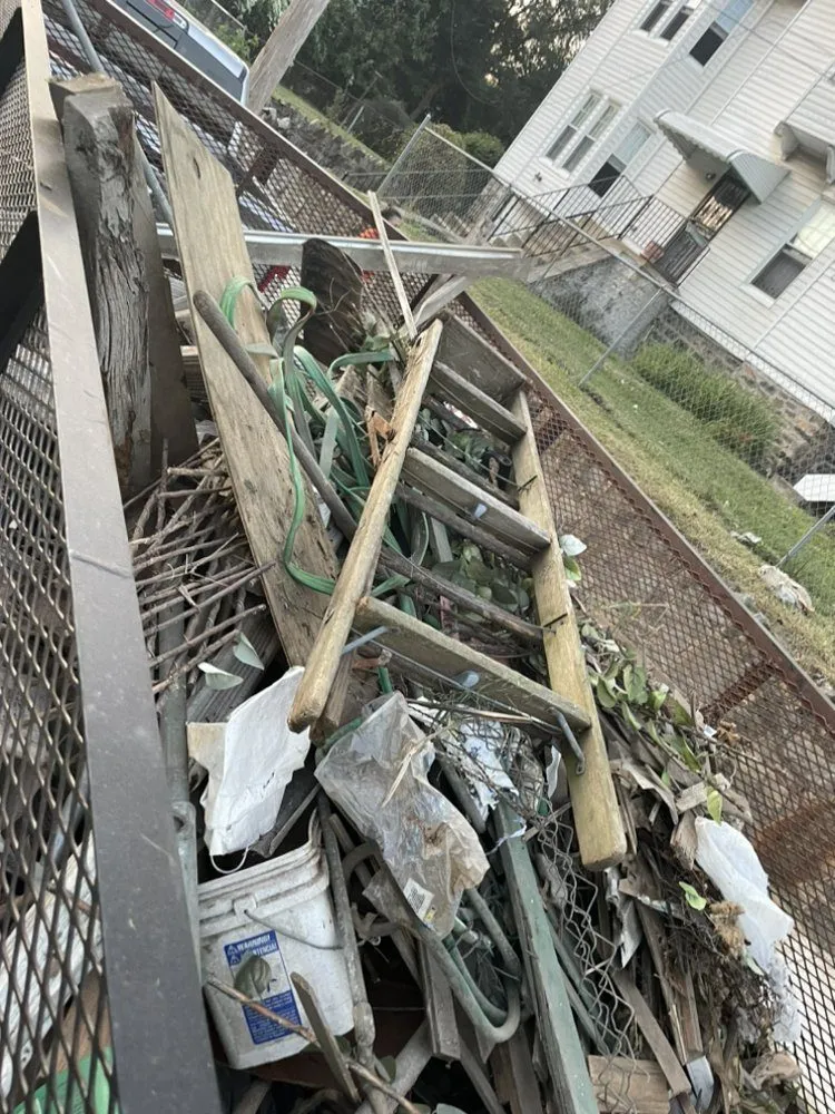 Trusted yard cleanup service experts serving Brooklyn Park, MD - Jr Junk Removal