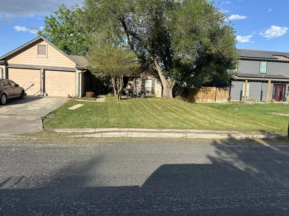 Local yard maintenance for year-round maintenance across Elmendorf, TX - J&r Landscape Demo & Remodel