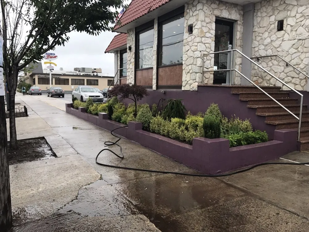 Reliable yard maintenance in Flushing, NY by JR Landscape of New York