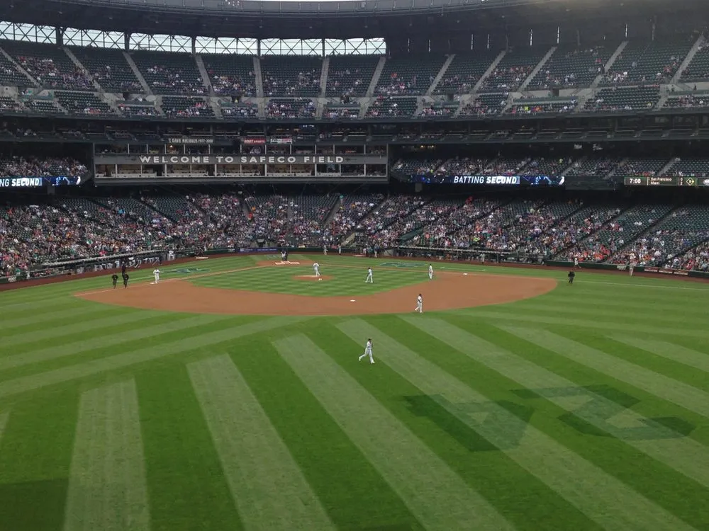 Professional residential landscaping for beautiful yards in Lynnwood, WA by J&R Landscape Services