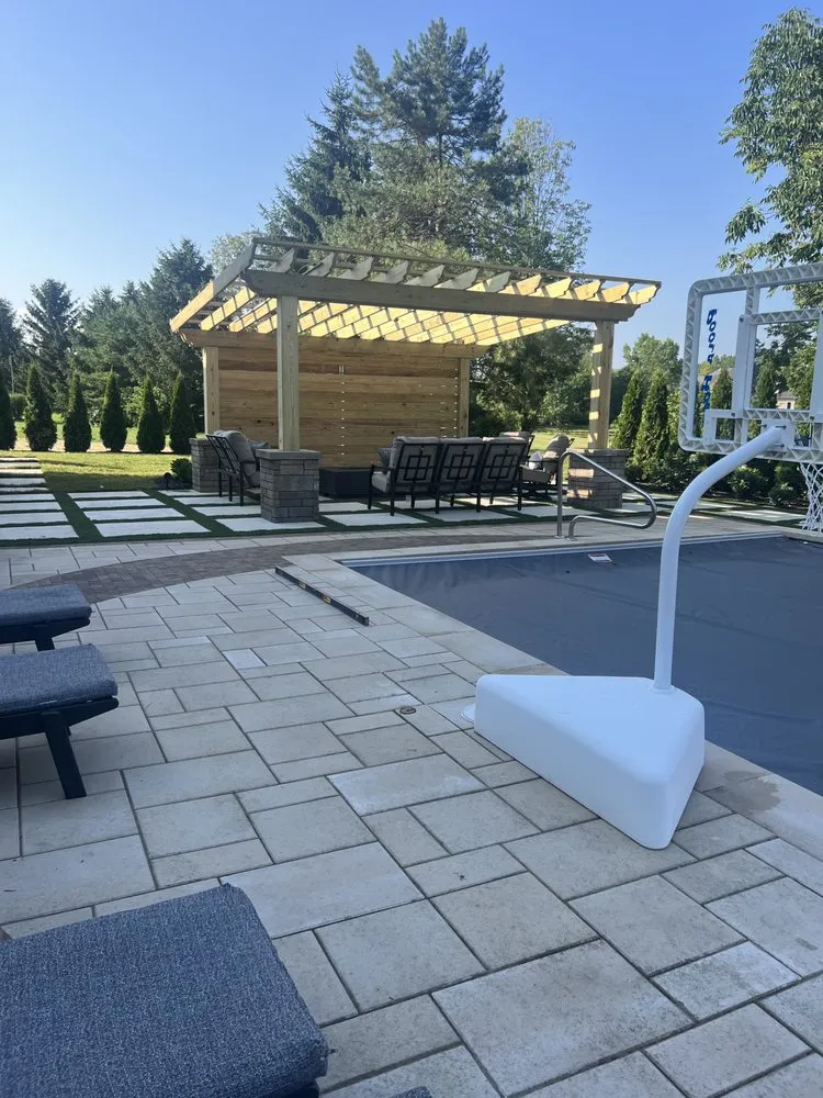 Affordable residential landscaping in Anderson, IN by Jr Landscapes