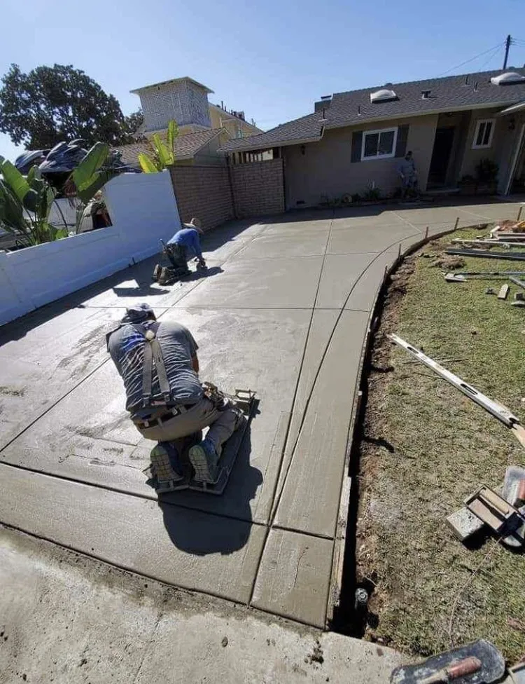 Professional lawn mowing service in Gardena, CA by Jr landscaping & concrete