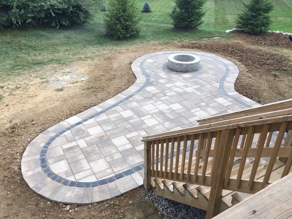 Top-rated yard cleanup service experts serving Noblesville, IN - JR Landscaping & Maintenance