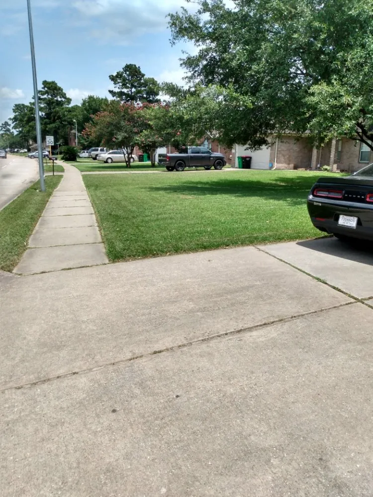 Custom residential landscaping in Houston, TX by J&R Landscaping and Construction