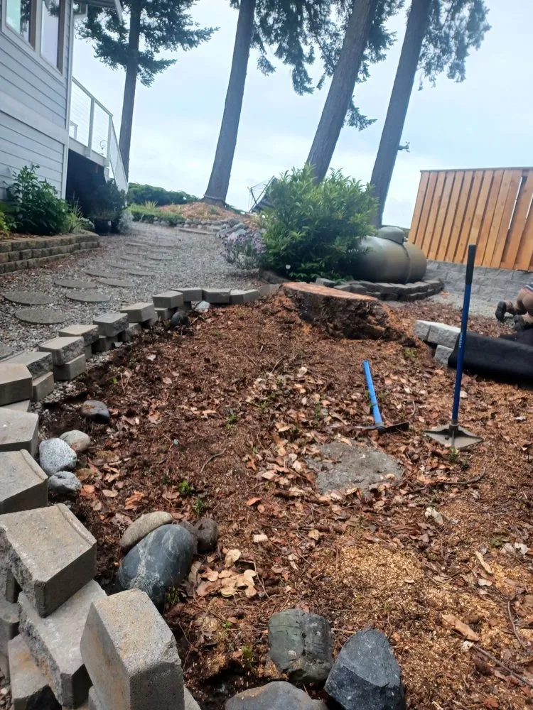 Top-rated garden landscaping in Bremerton, WA by J&R Landscaping