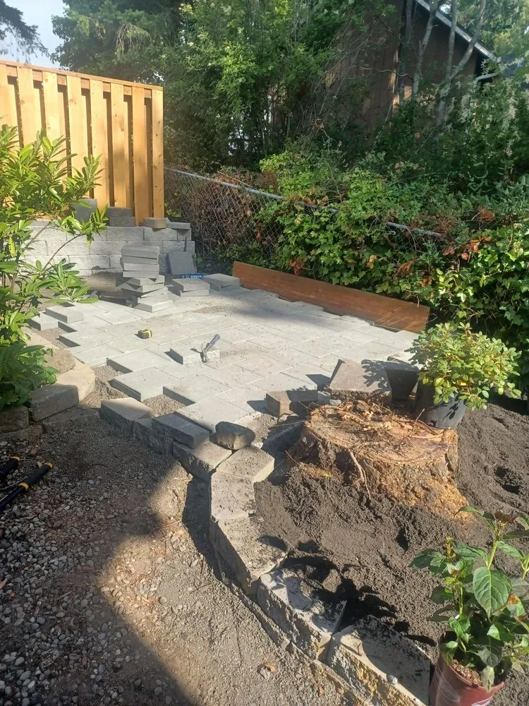 Custom yard cleanup service in Bremerton, WA by J&R Landscaping