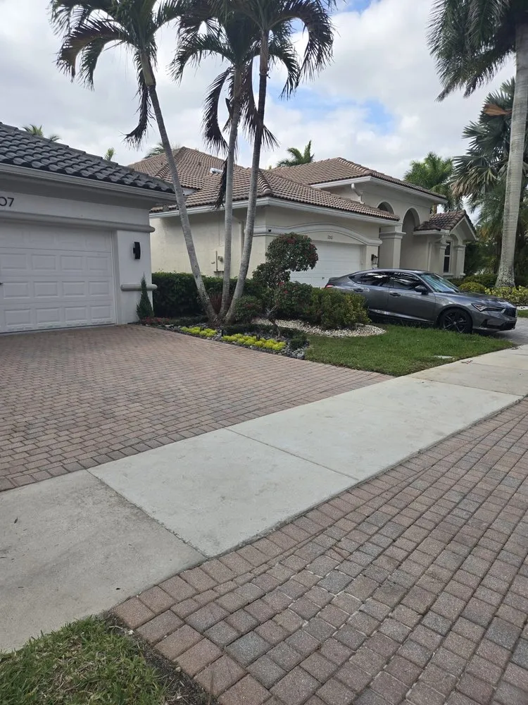 Local residential landscaping for year-round maintenance across Davie, FL - Jr Landscaping