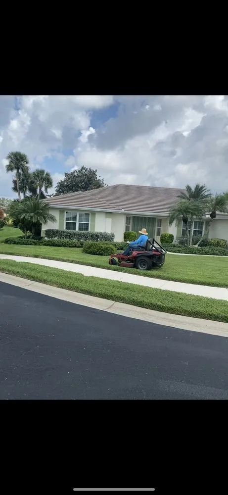 Professional garden landscaping in Venice, FL by Jr Lawn & Tree Service