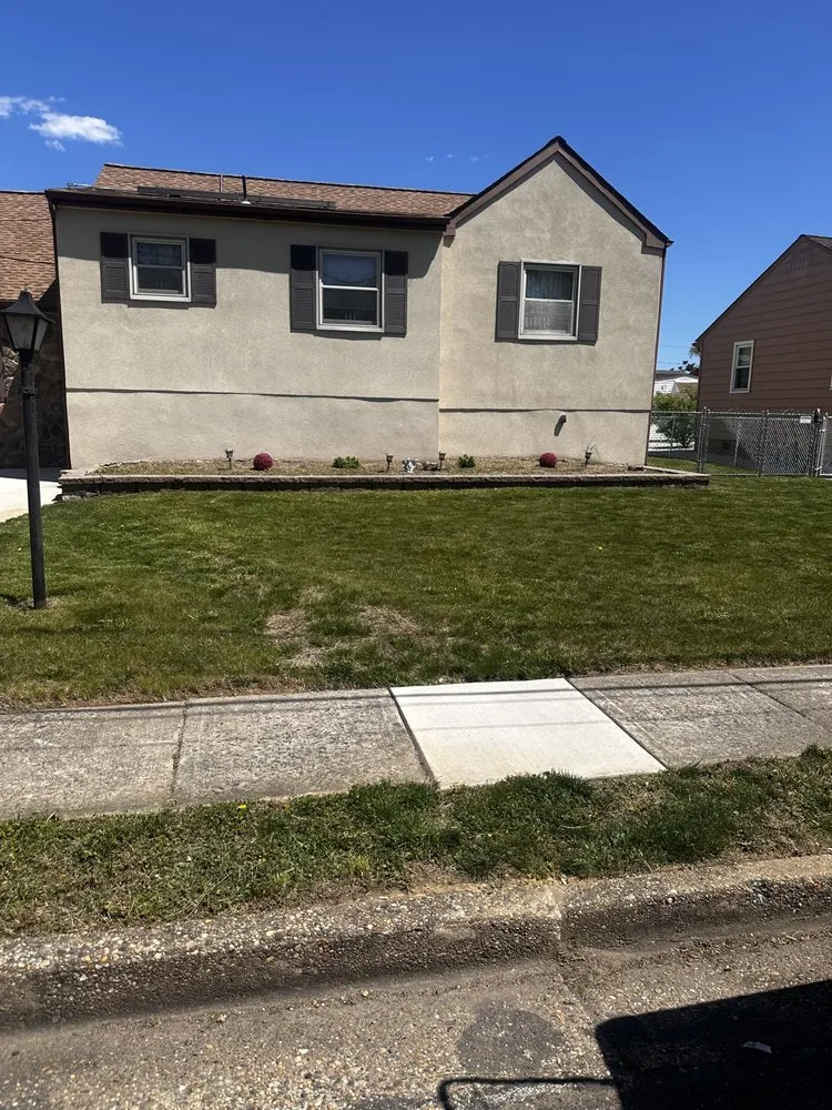 Professional yard cleanup service in Gloucester City, NJ - JR Lawn And Cleaning Services