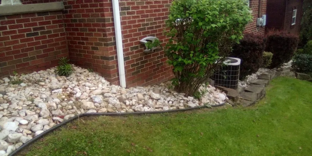 Professional lawn mowing service with custom design across Cadiz, OH - J&R Lawn And Tree Maintenance