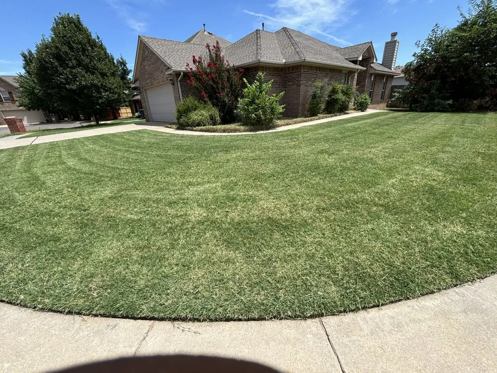 Professional garden landscaping in Bethany, OK - J&R Lawn Care