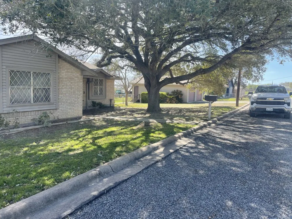 Reliable yard cleanup service experts serving Gonzáles, TX - Jr Lawn Care