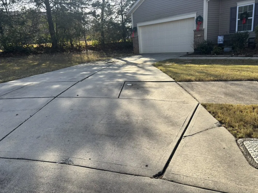 Custom lawn mowing service experts serving Charlotte, NC - Jr Lawn Care Services