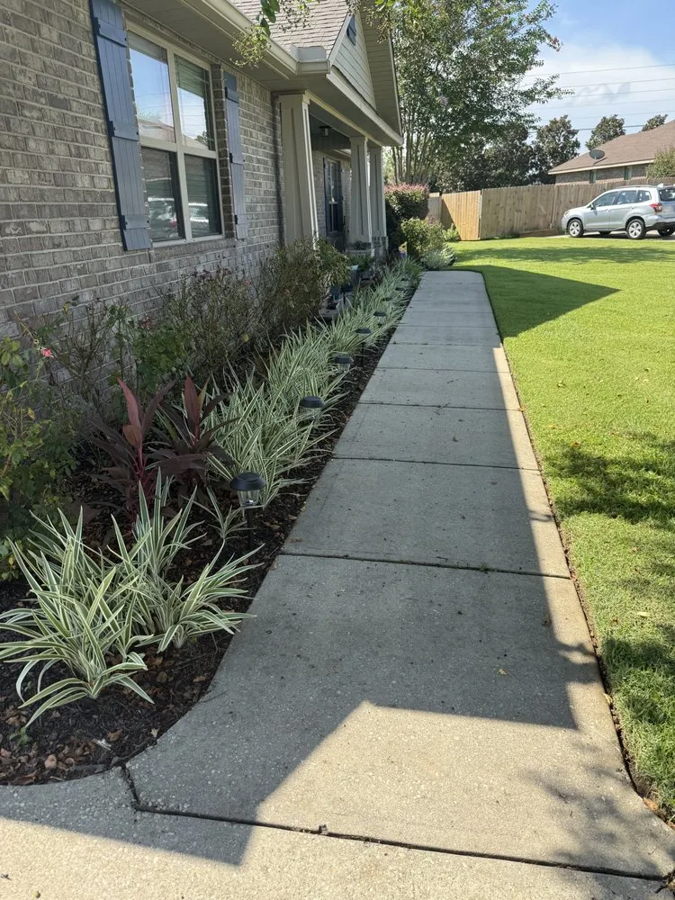 Local yard cleanup service experts serving Cantonment, FL - J&R Lawn Service