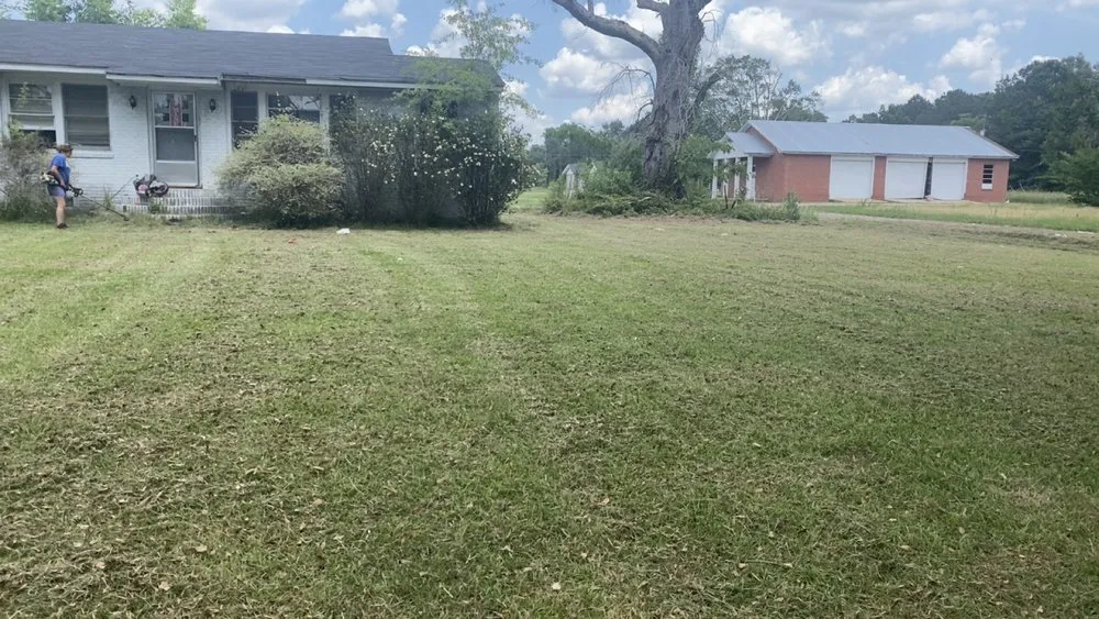 Professional garden landscaping in Magee, MS - J&R Lawncare & Landscaping