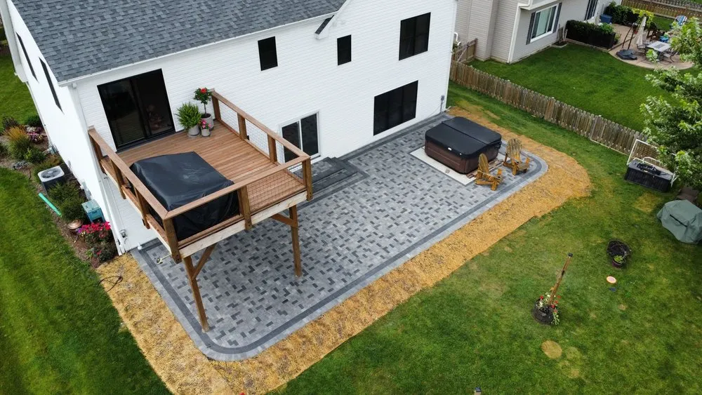 Professional yard cleanup service in Elgin, IL - JR Pavers & Landscaping