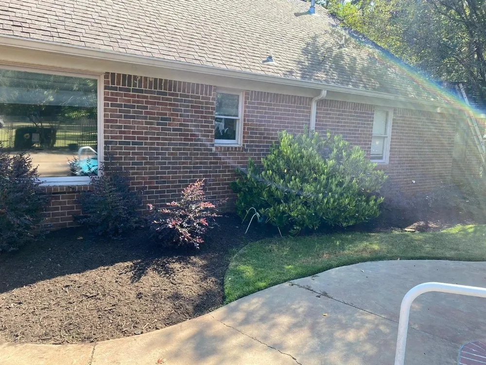 Custom lawn care service experts serving Memphis, TN - JR Rosales Landscape