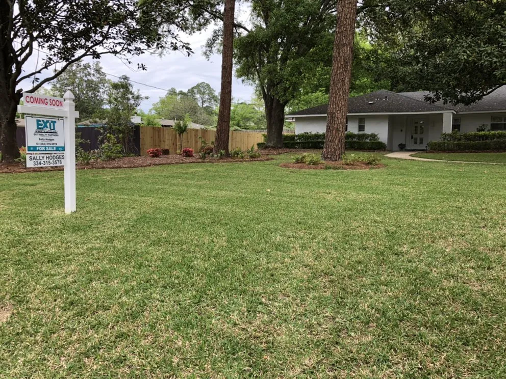 Custom lawn care service with custom design in Montgomery, AL by JR Yards