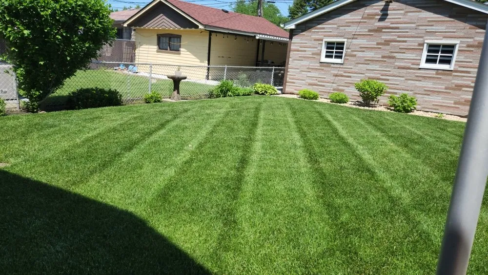 Affordable residential landscaping in Burbank, IL by JRB landscaping and snowplowing