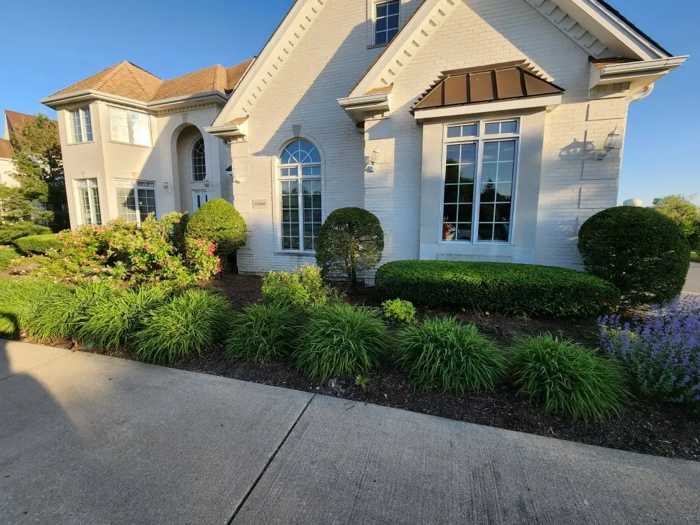 Custom residential landscaping experts serving Burbank, IL - JRB landscaping and snowplowing