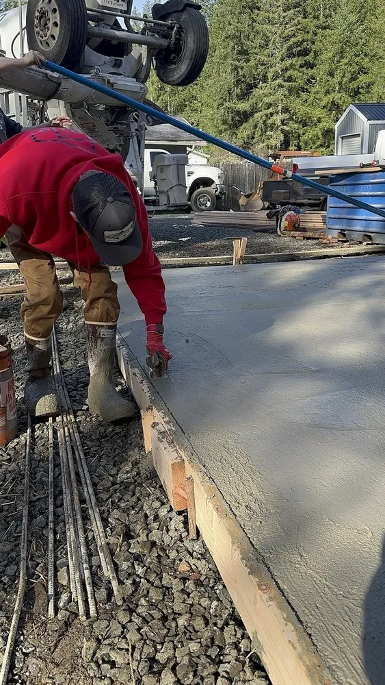 Reliable yard maintenance for year-round maintenance in Lake Stevens, WA by JRC Builders