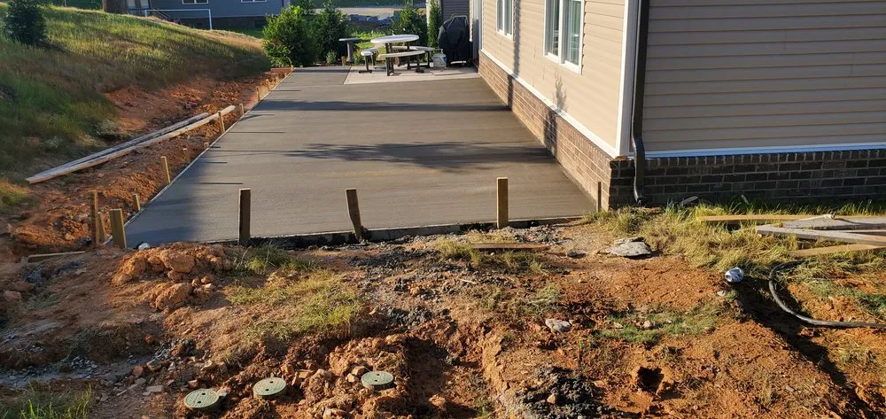 Custom yard maintenance for year-round maintenance in Gallatin, TN by JRC Lawn Service