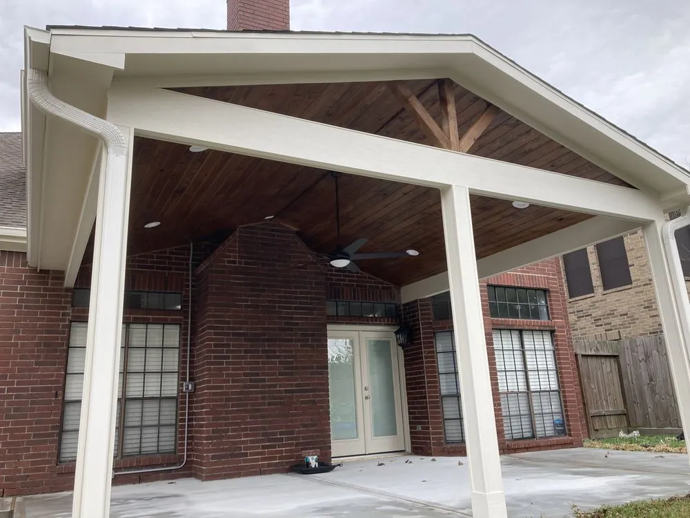 Custom landscaping services in League City, TX by JRH Custom Outdoors