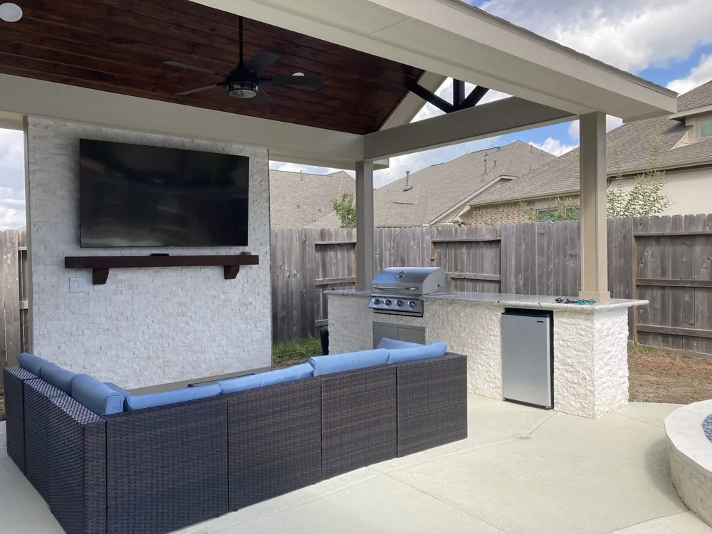 Expert landscape design in League City, TX by JRH Custom Outdoors