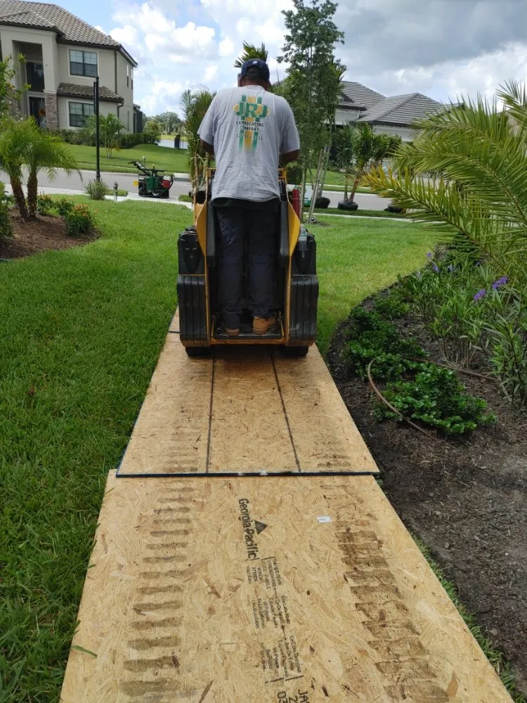 Affordable residential landscaping near you in St. Petersburg, FL by JRJ Landscaping