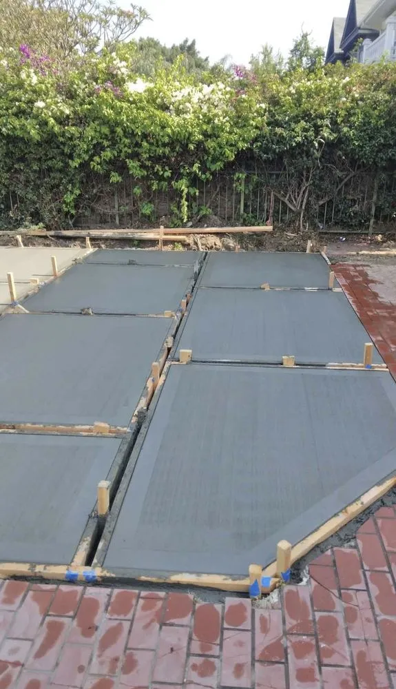 Top-rated landscape installation for year-round maintenance across Bakersfield, CA - JRS concrete & landscaping