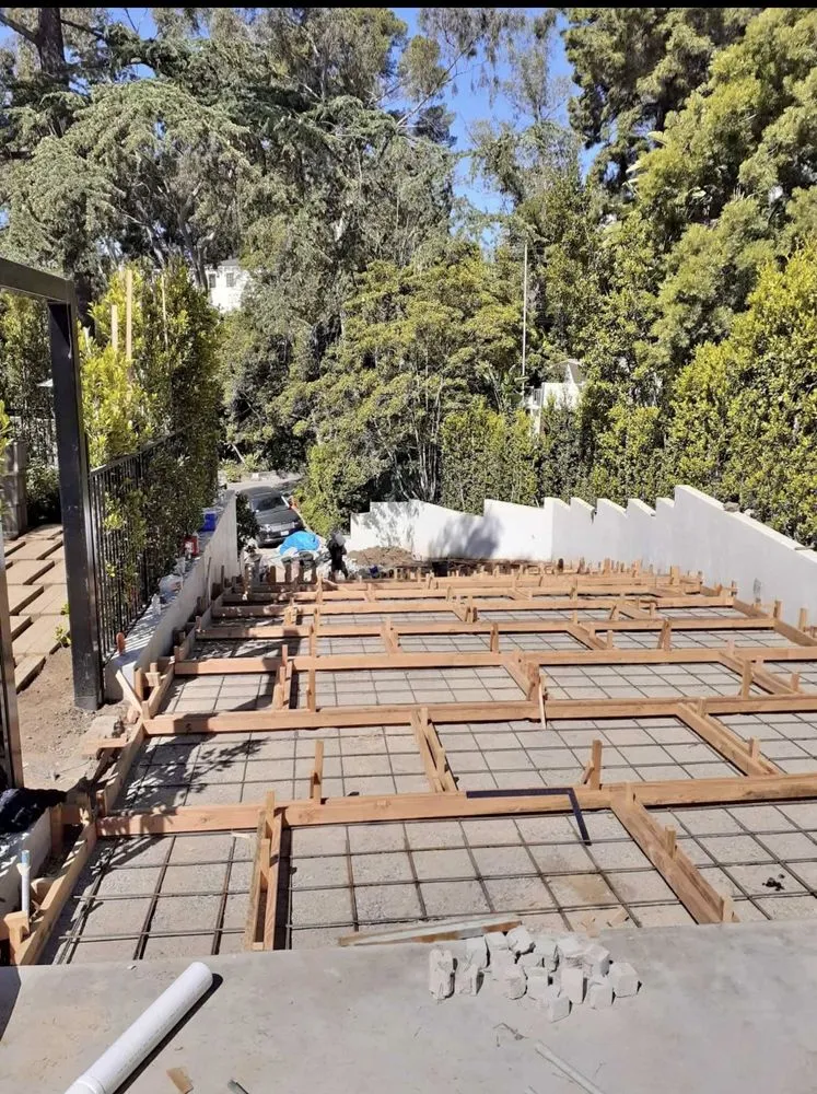 Reliable yard maintenance for beautiful yards in Bakersfield, CA by JRS concrete & landscaping