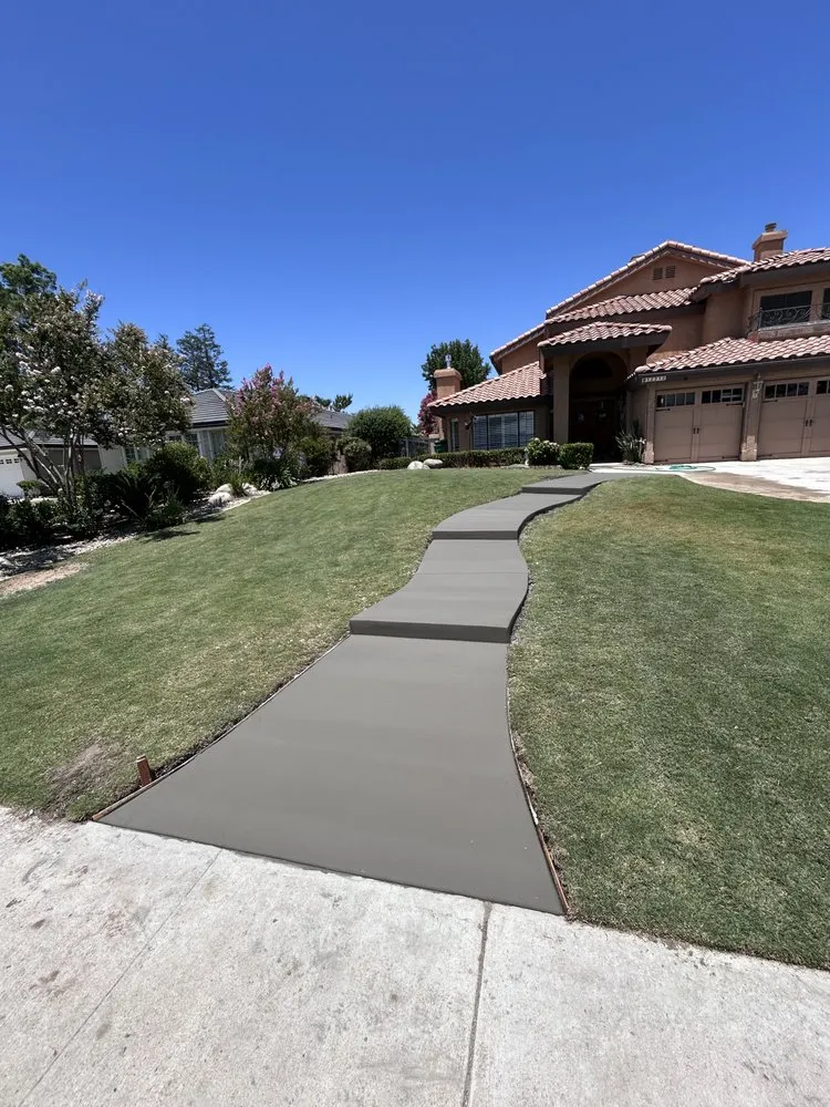 Professional landscape installation in Bakersfield, CA by JRS concrete & landscaping