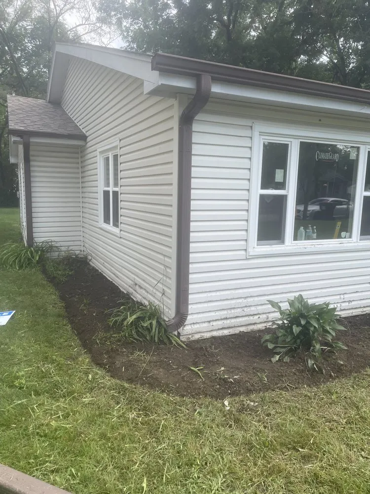 Custom yard cleanup service in Rockford, IL - JRS Landscaping & Lawncare