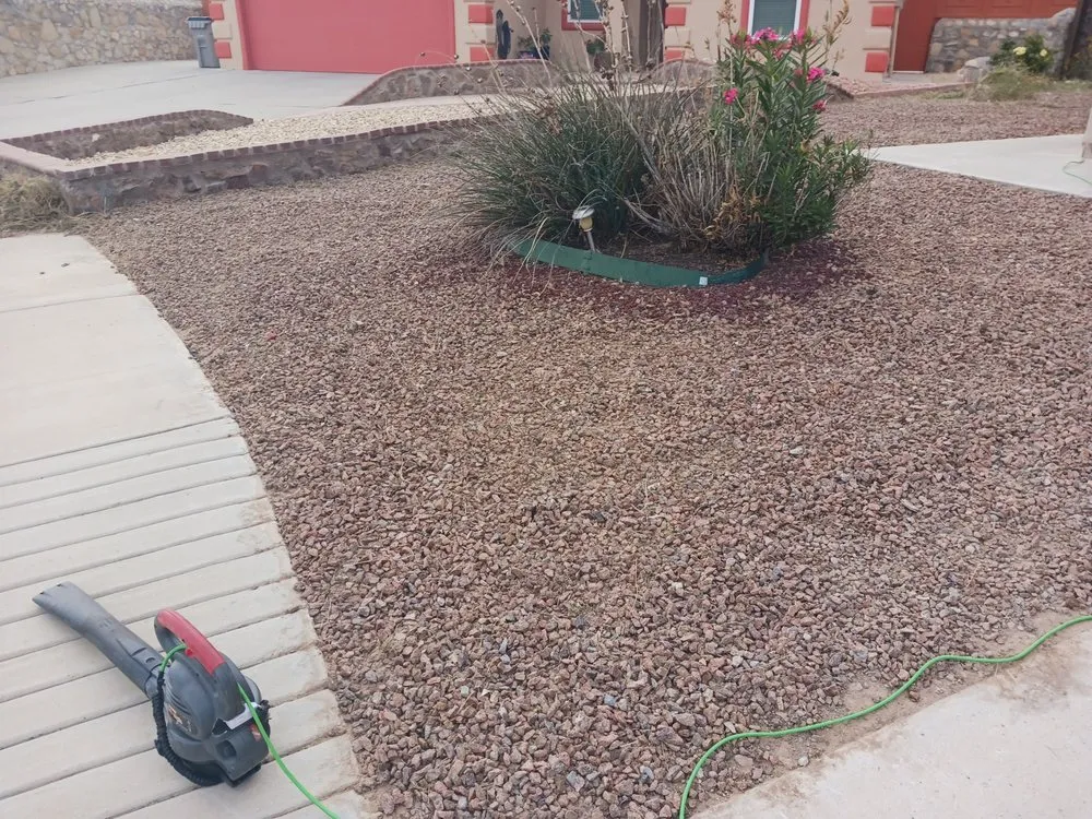 Custom lawn care service experts serving El Paso, TX - Jr's landscaping and maintenance